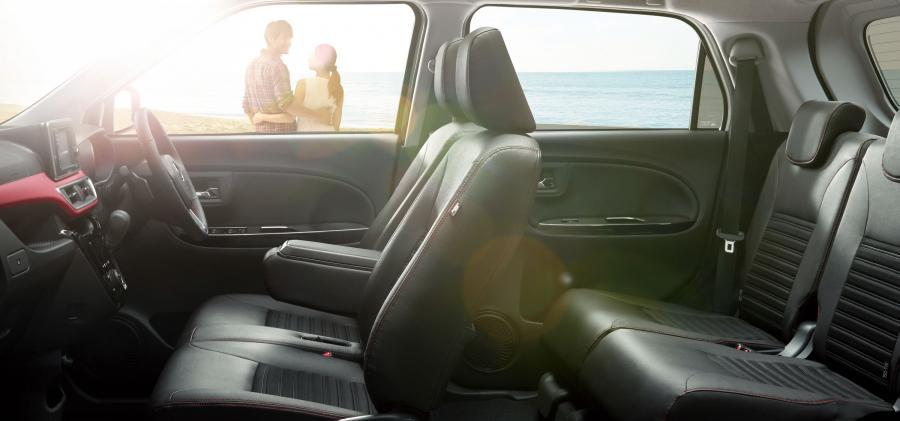 Интерьер Daihatsu Cast Sport 2015 года  (фото 6 из 13)